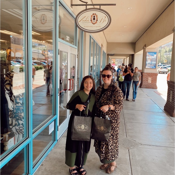 Meet your Posher, Jenn - Picture 11 of 16